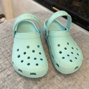 Crocs classic blue size J1 kids